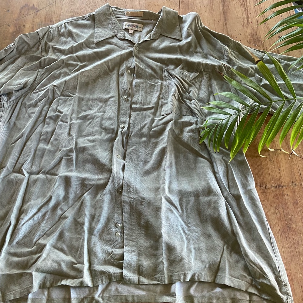 Mens button down casual shirt